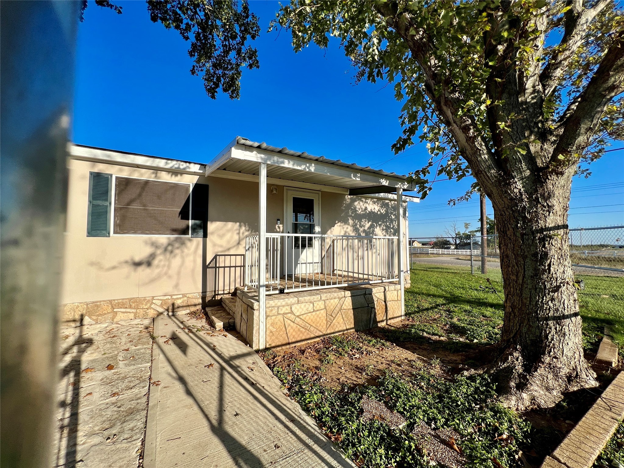 6305 Hunterwood Drive Granbury TX 76048