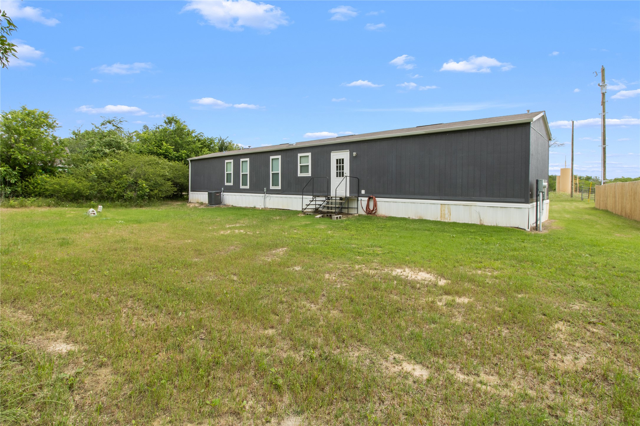407 SE County Road 3040 Corsicana TX 75109