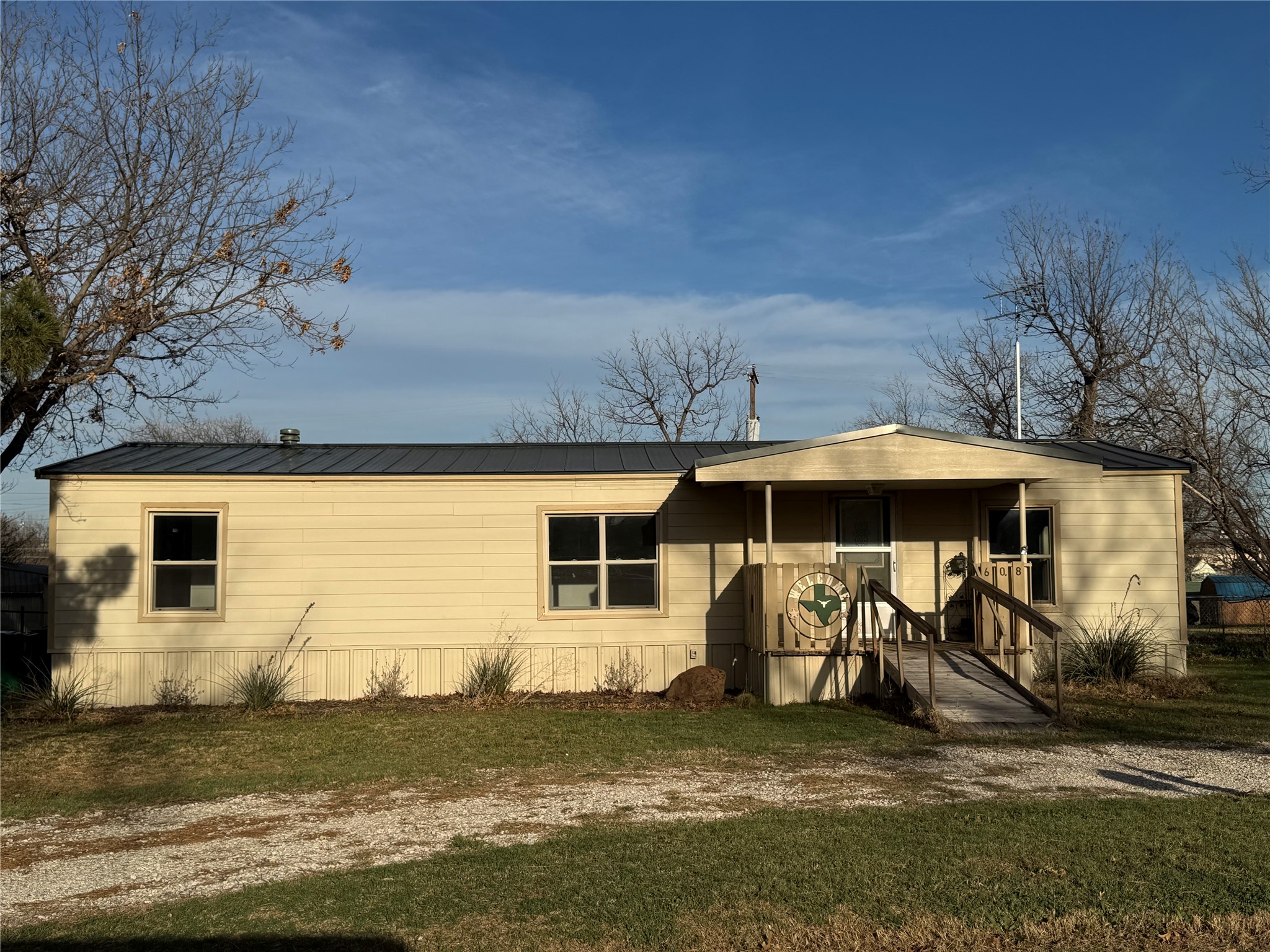 608 N Browning Street Seymour TX 76380