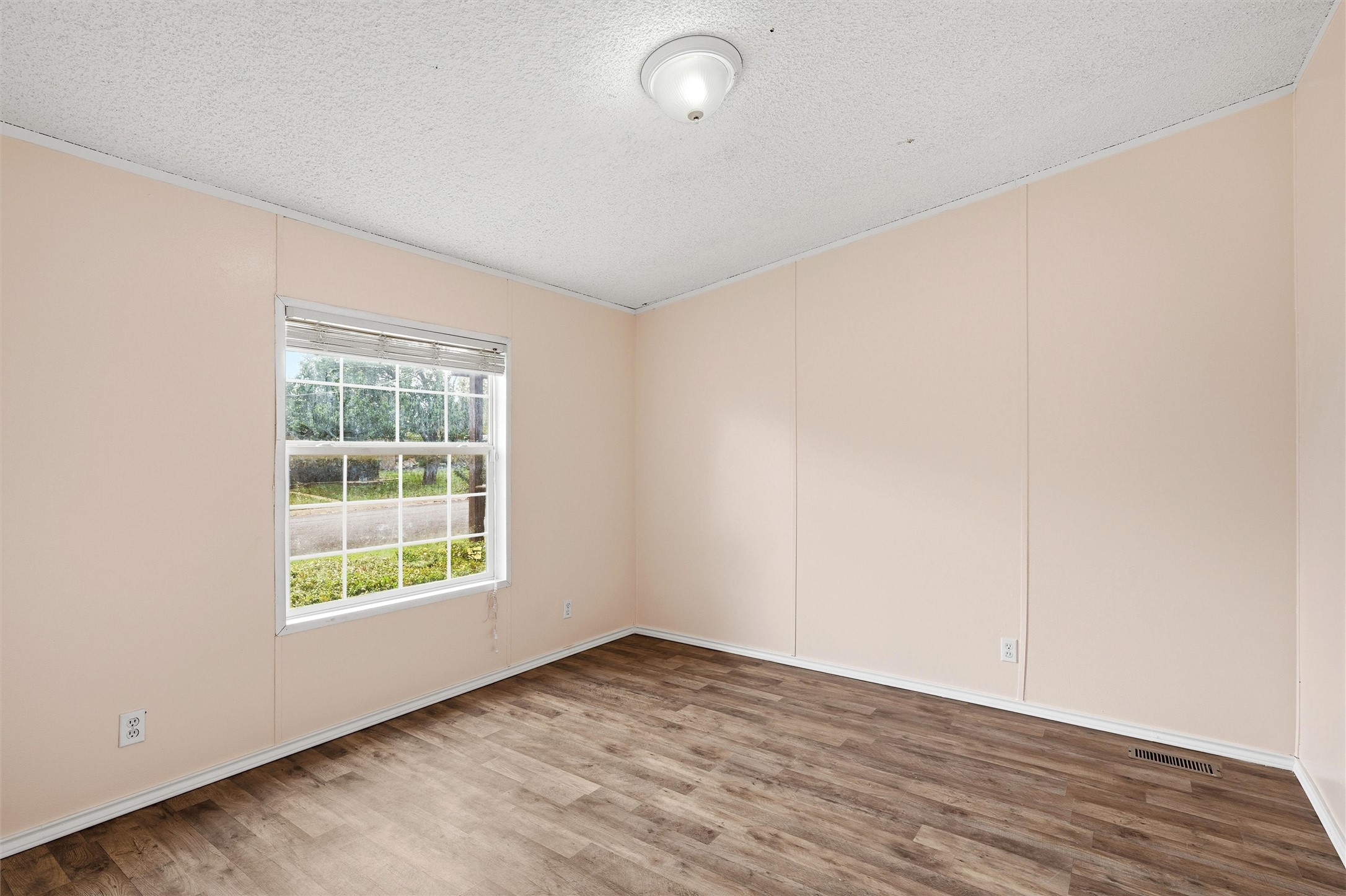 105 Bridle Trail Hewitt TX 76643