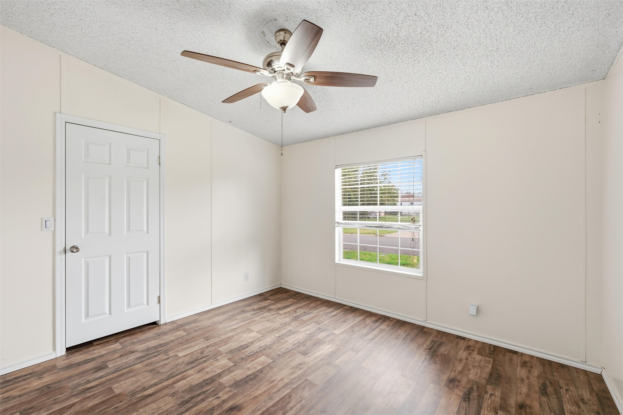 105 Bridle Trail Hewitt TX 76643