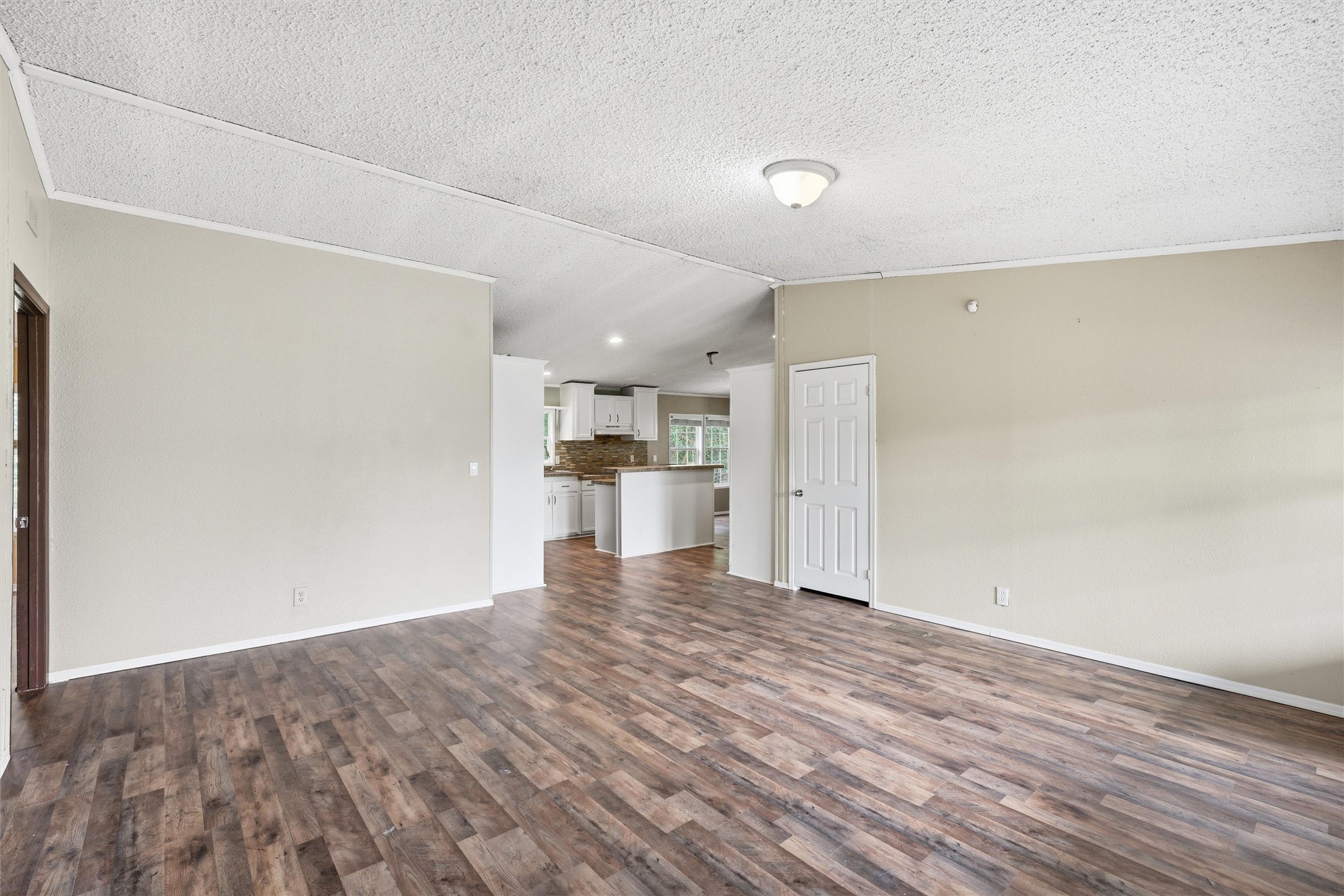 105 Bridle Trail Hewitt TX 76643