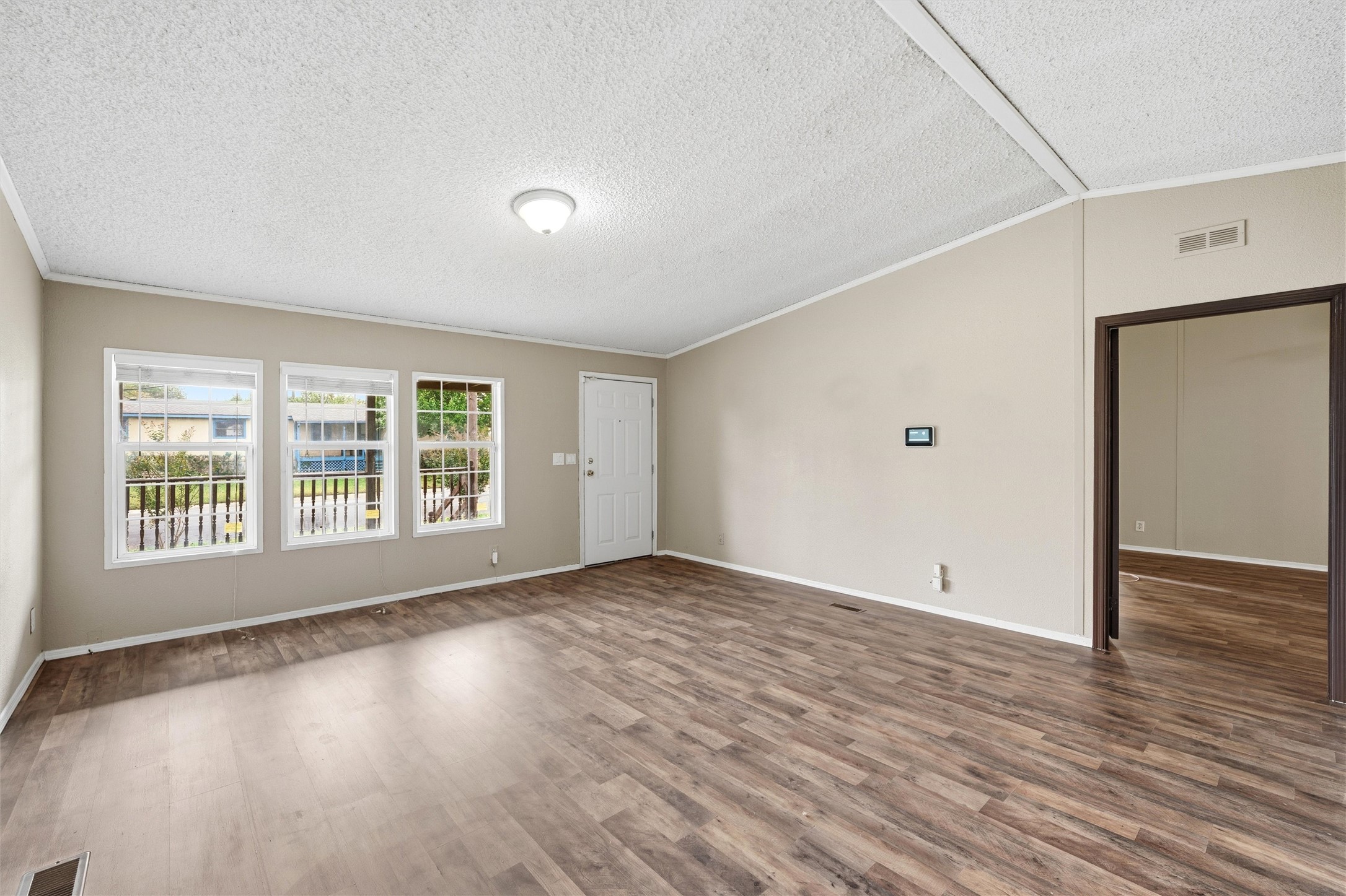 105 Bridle Trail Hewitt TX 76643
