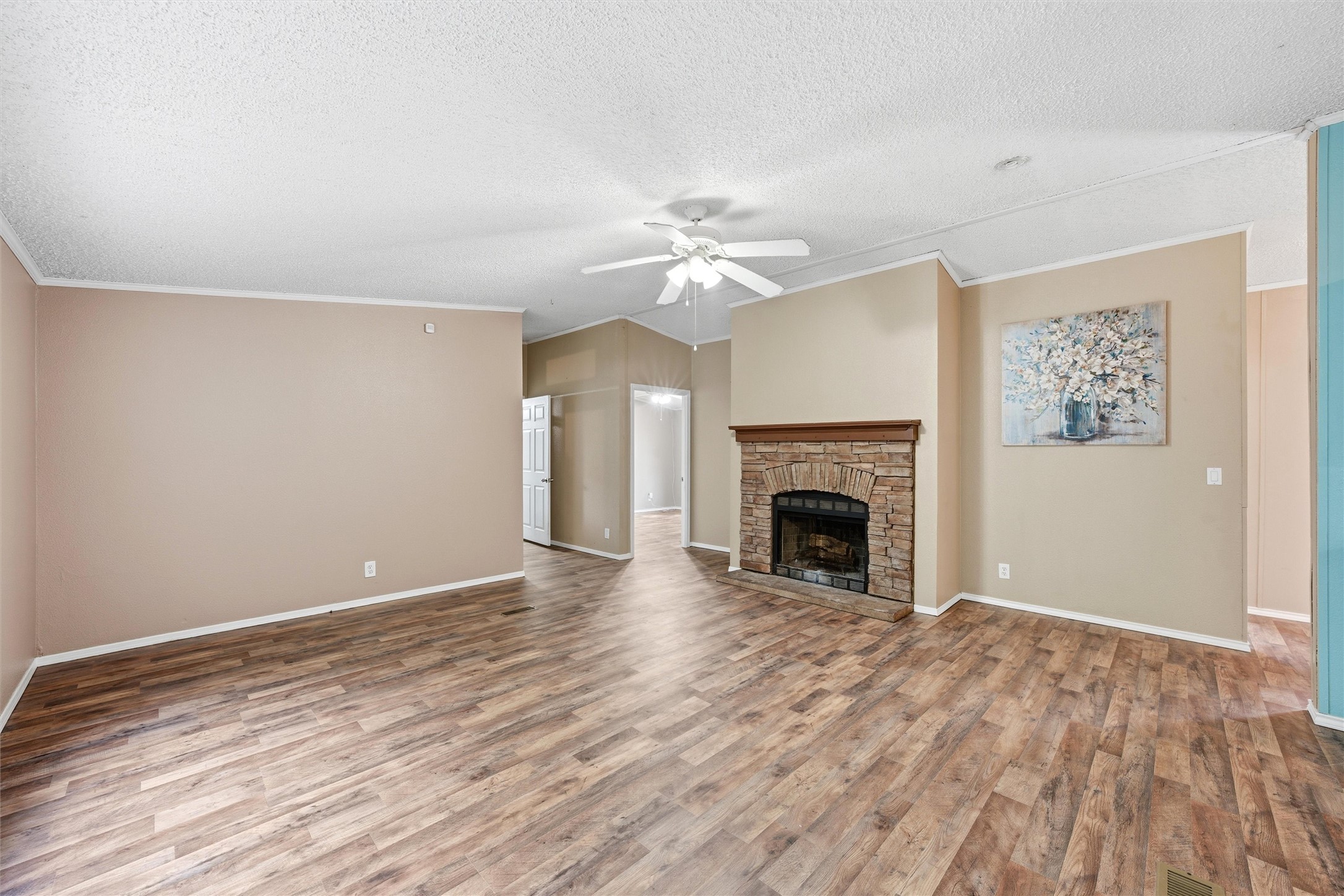 105 Bridle Trail Hewitt TX 76643