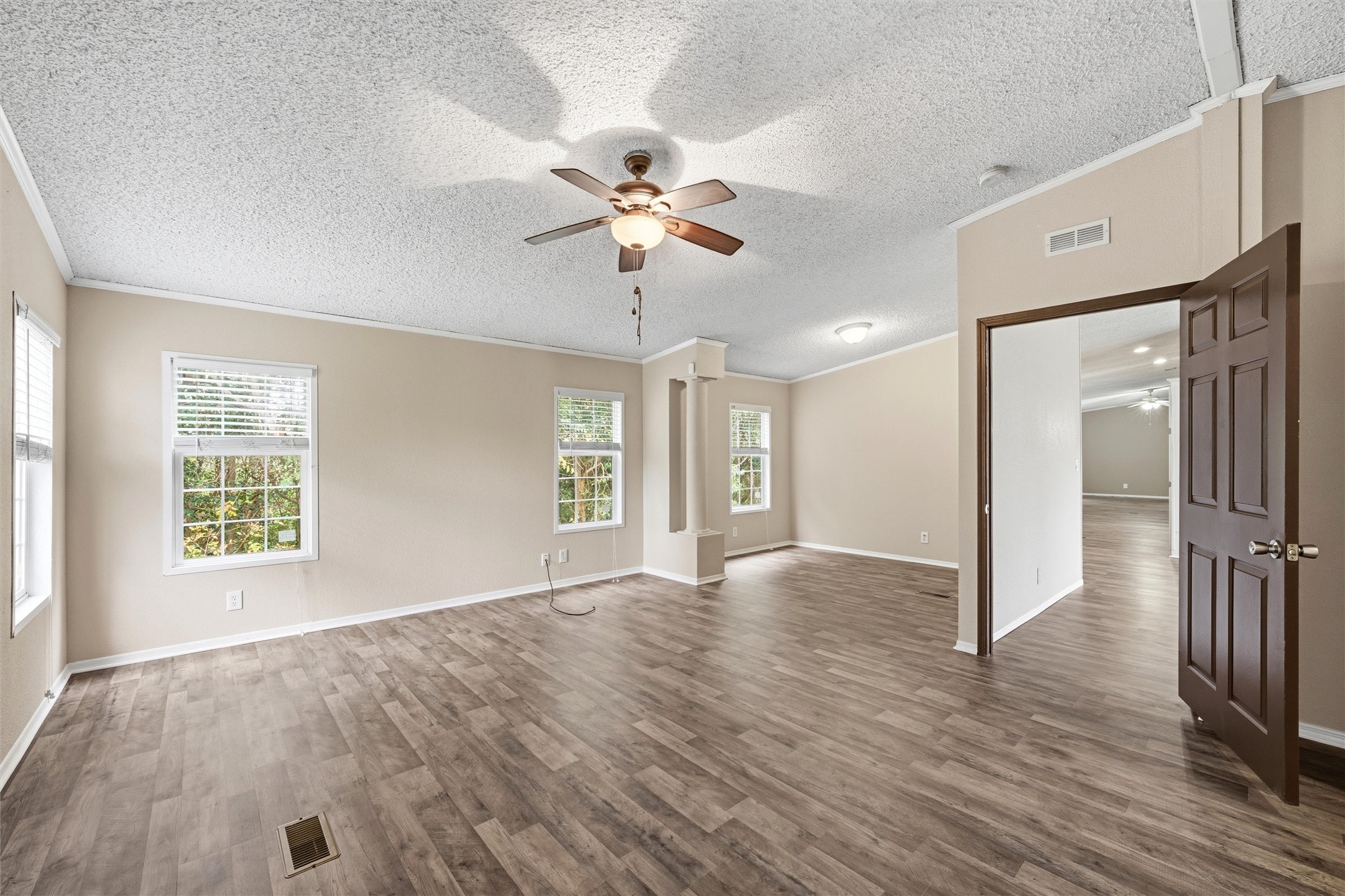 105 Bridle Trail Hewitt TX 76643