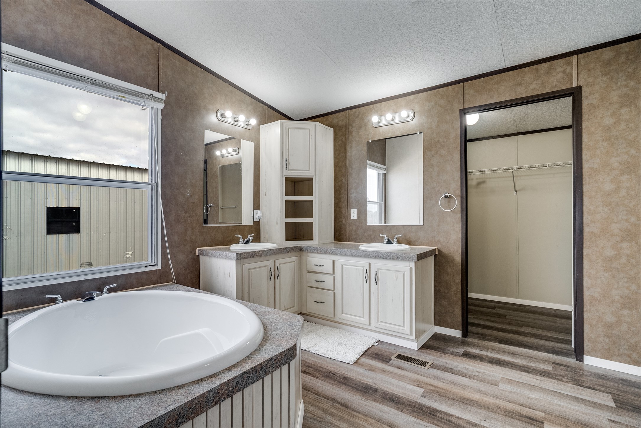 850 Hcr 3138 S Bynum TX 76631