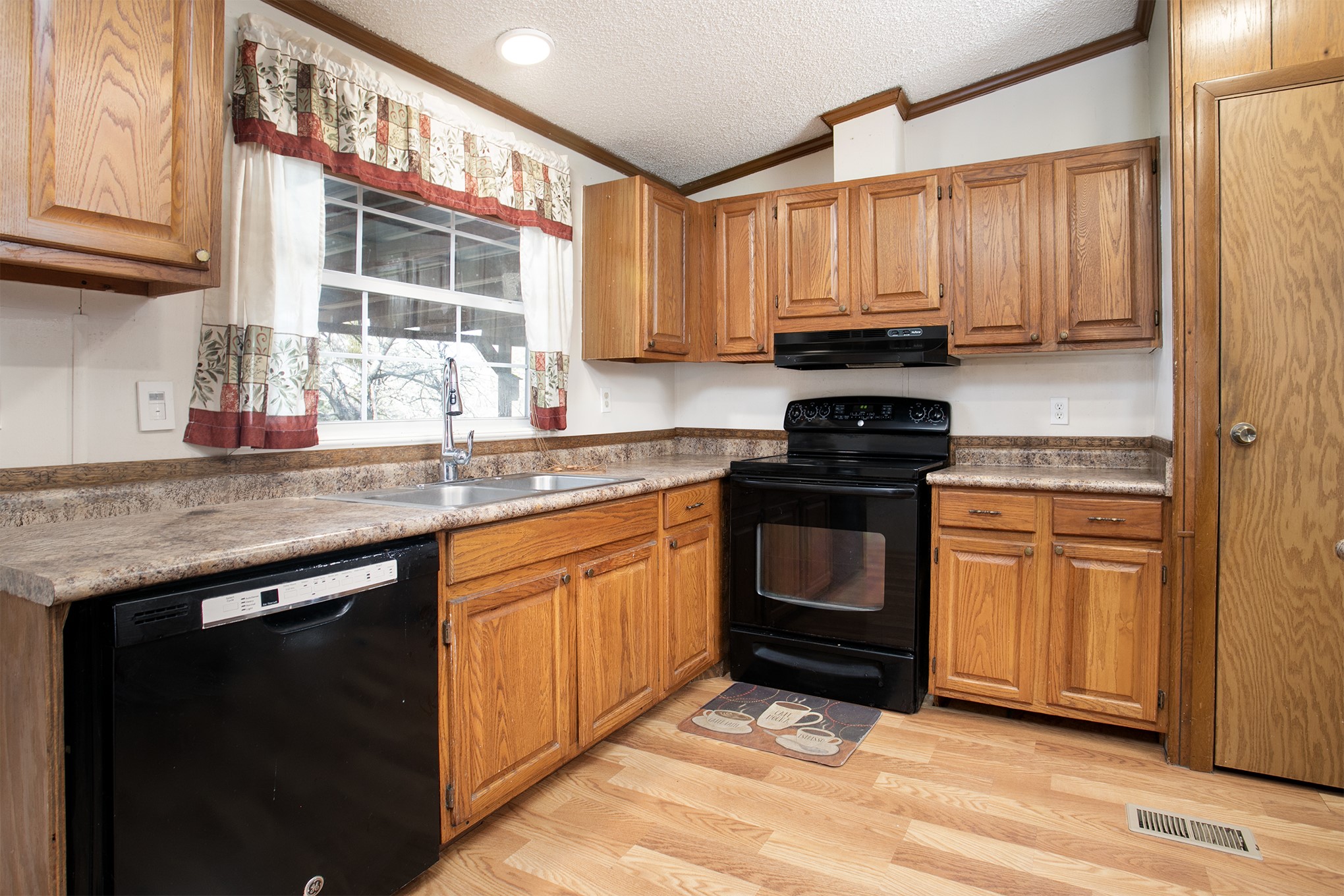 20501 Shore Breeze Drive Chandler TX 75758