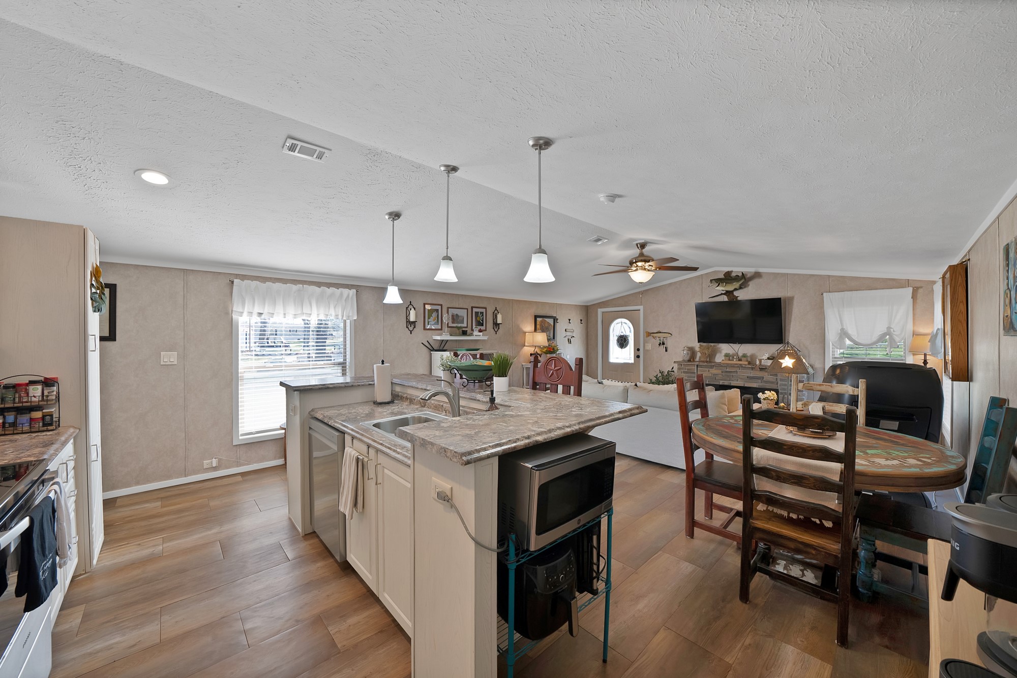 130 Firefly Drive Springtown TX 76082