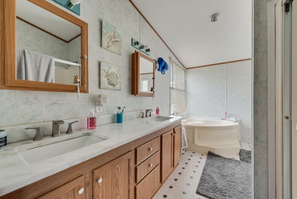 1287 County Road 134 Kaufman TX 75142