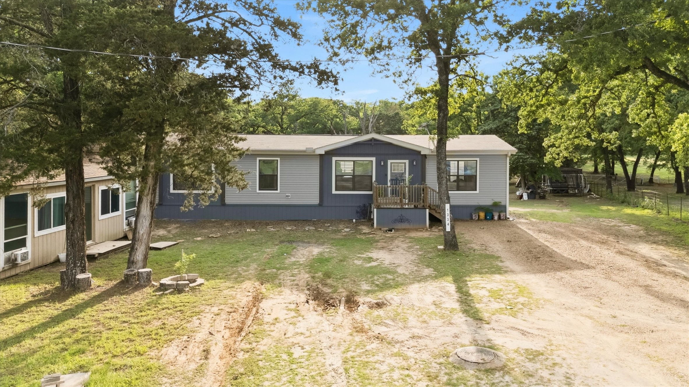 1334 E Woods Drive Kemp TX 75143