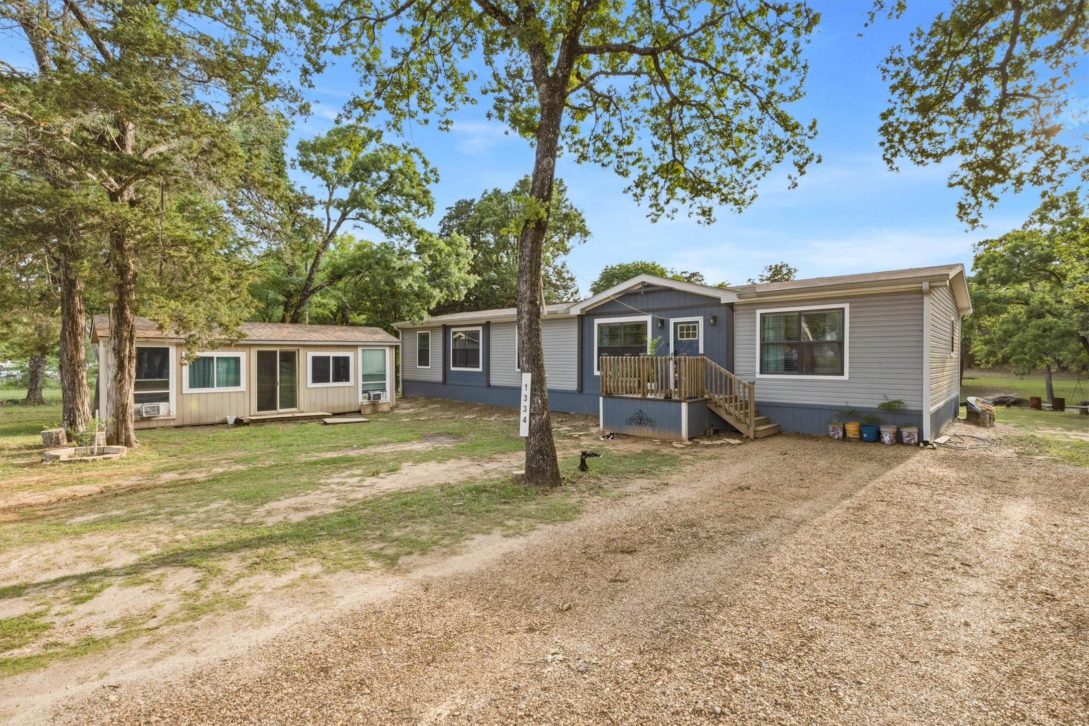 1334 E Woods Drive Kemp TX 75143