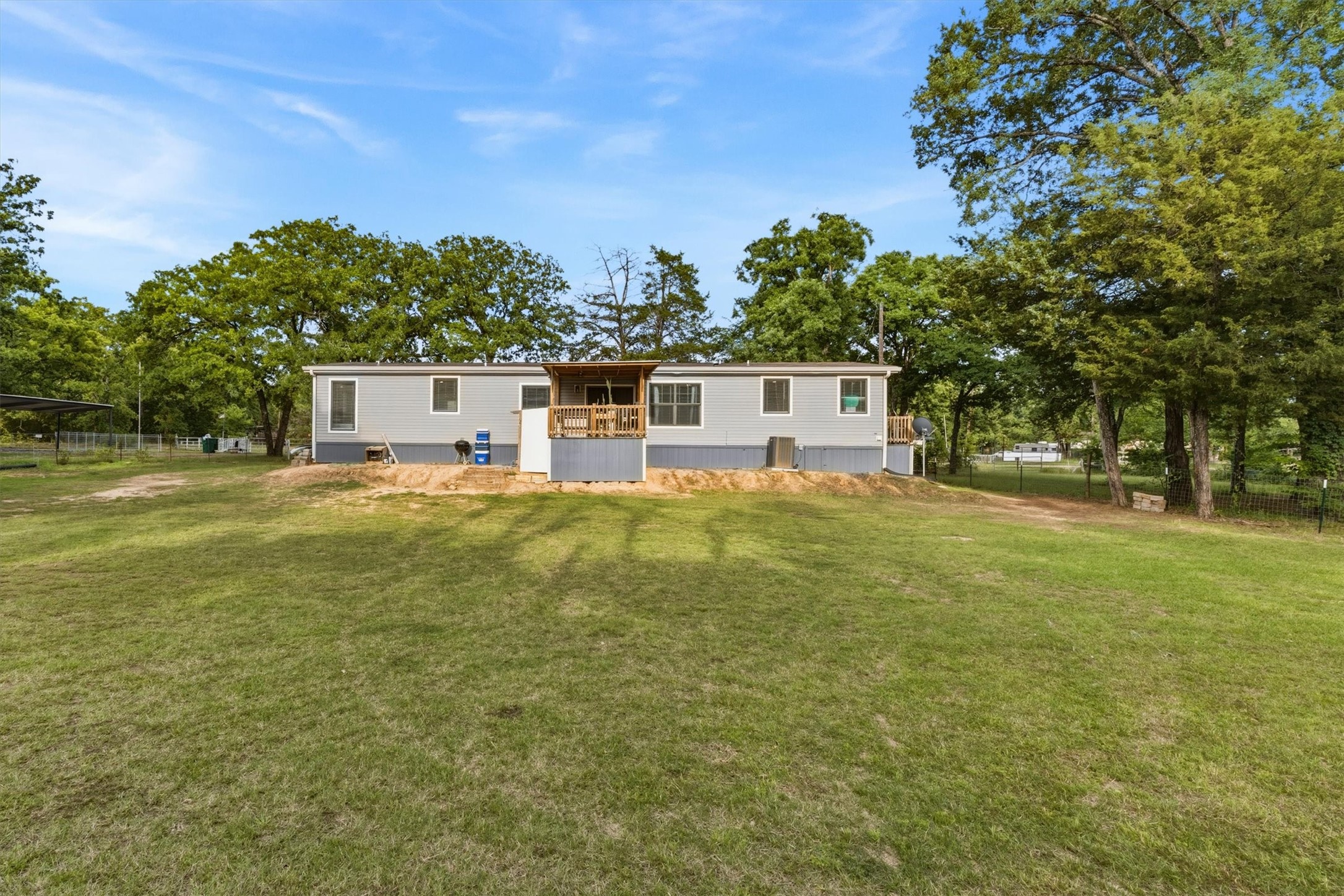1334 E Woods Drive Kemp TX 75143