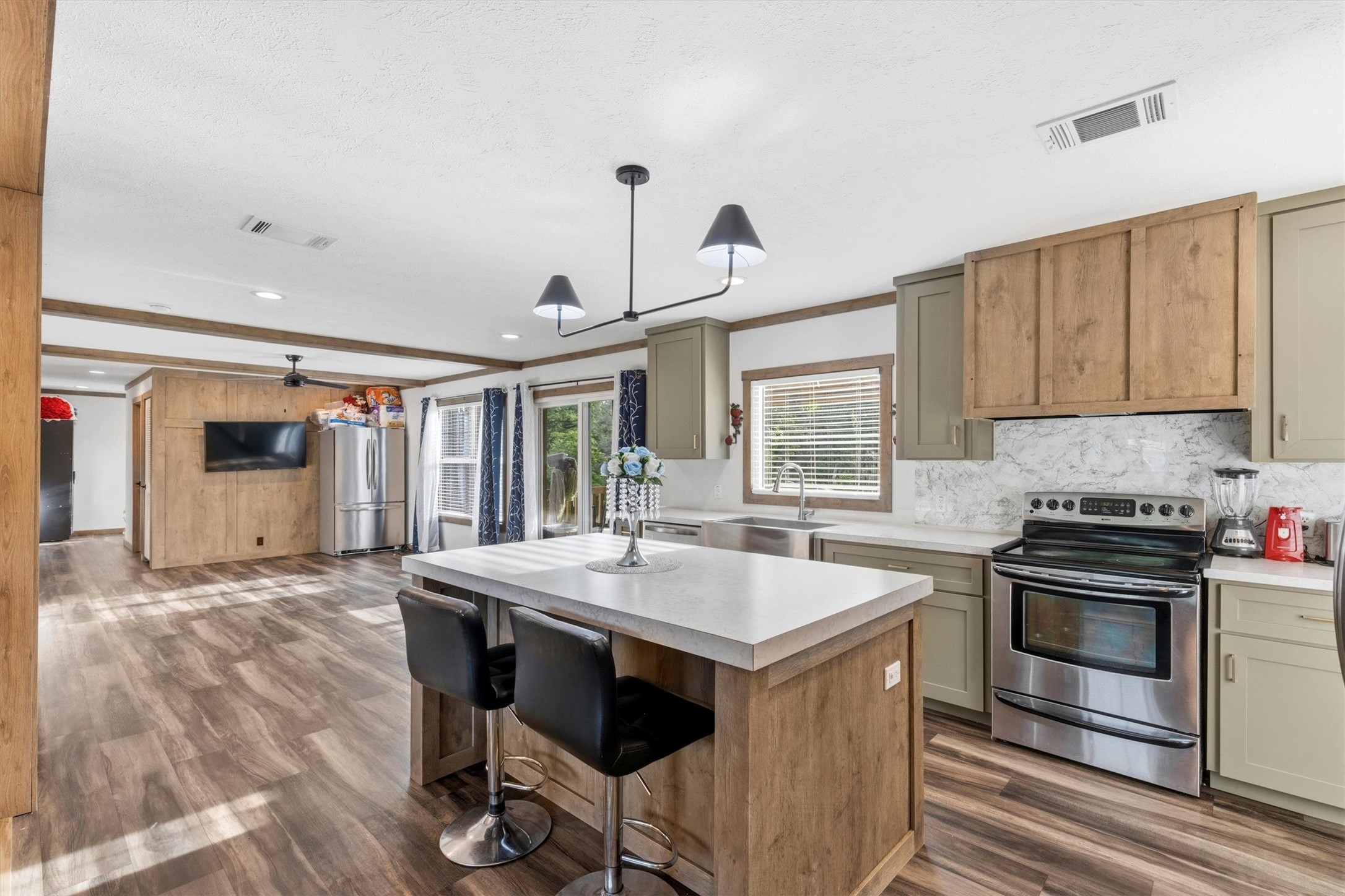 1334 E Woods Drive Kemp TX 75143