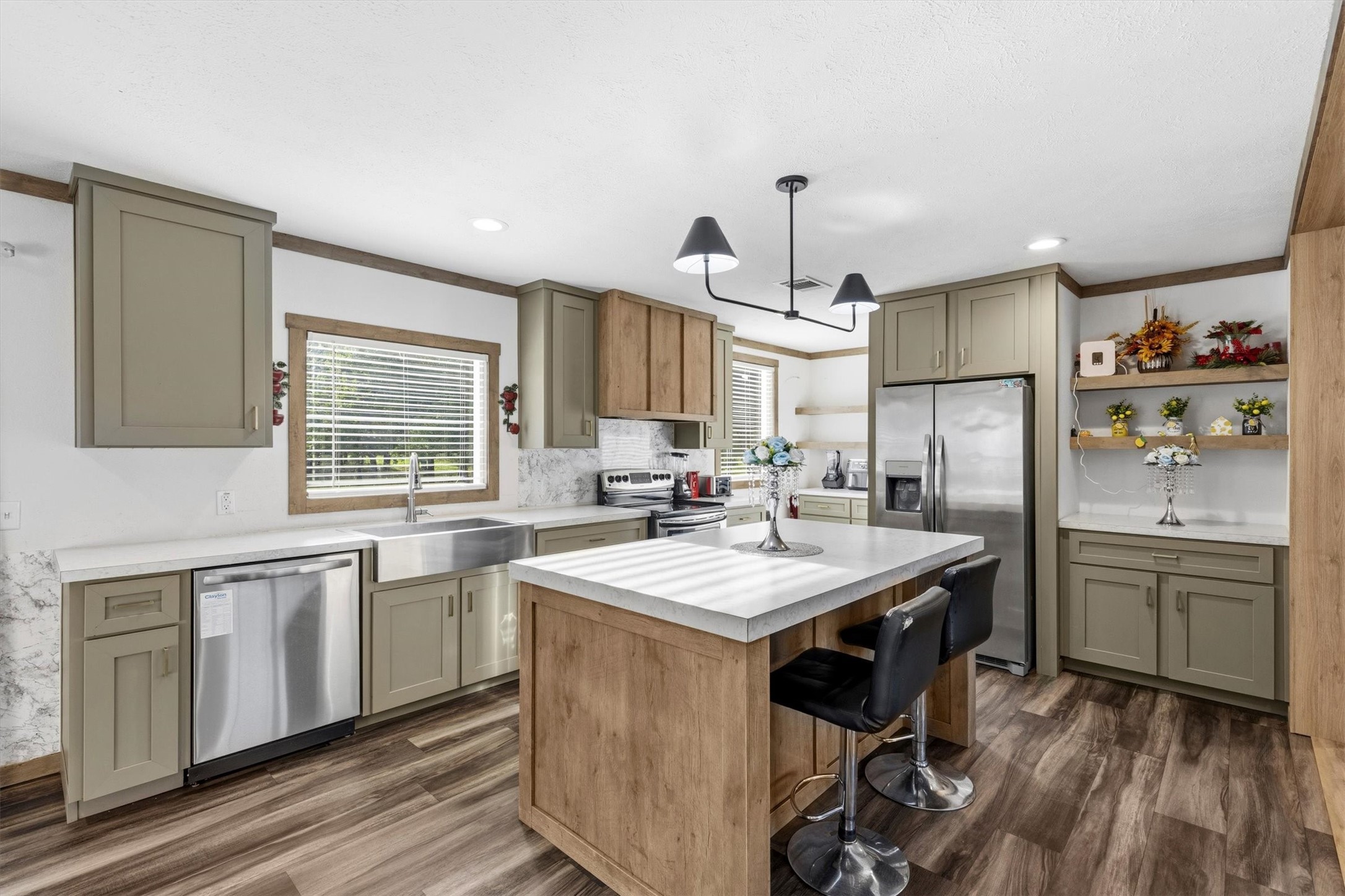 1334 E Woods Drive Kemp TX 75143
