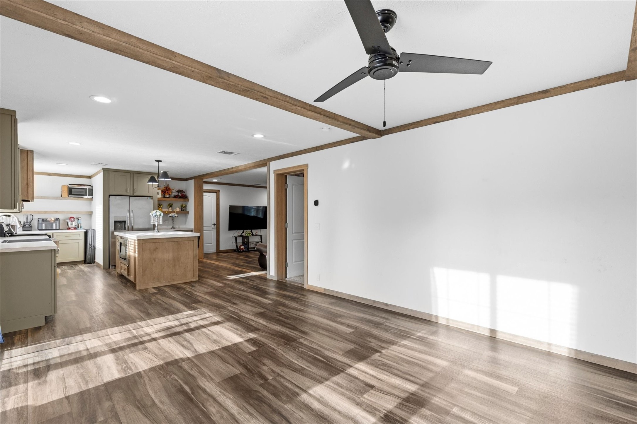 1334 E Woods Drive Kemp TX 75143