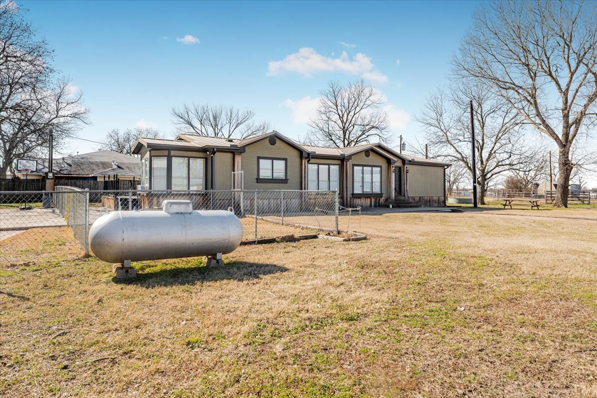 330 Chapman Drive Mineral Wells TX 76067