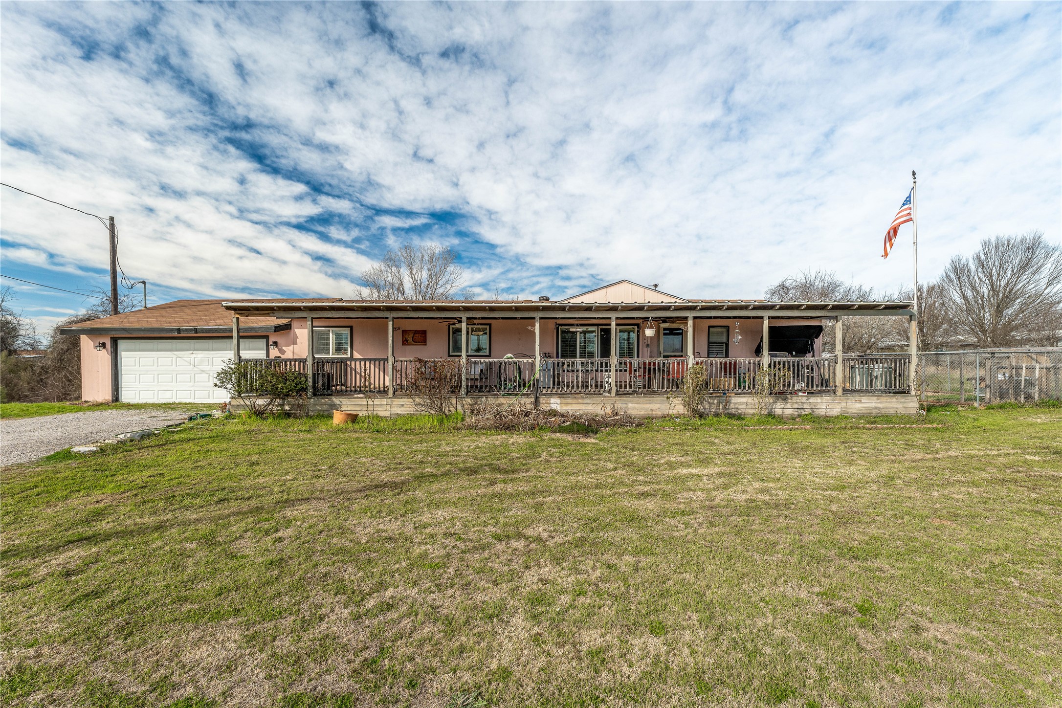 6200 Hunterwood Drive Granbury TX 76048