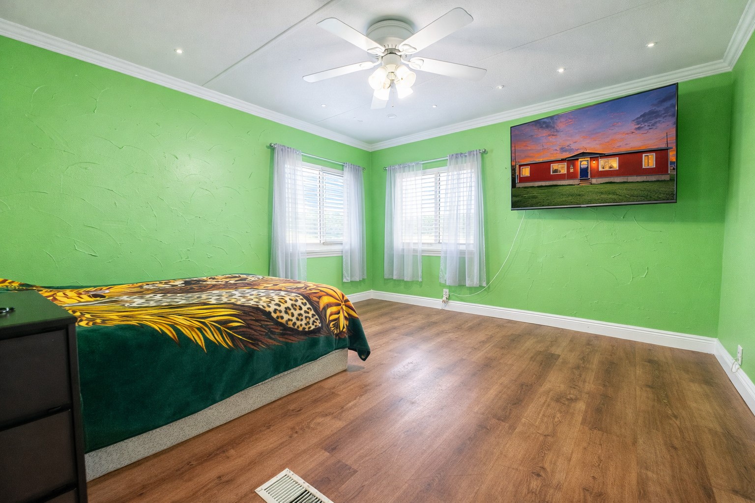 200 Olive Street Emhouse TX 75110