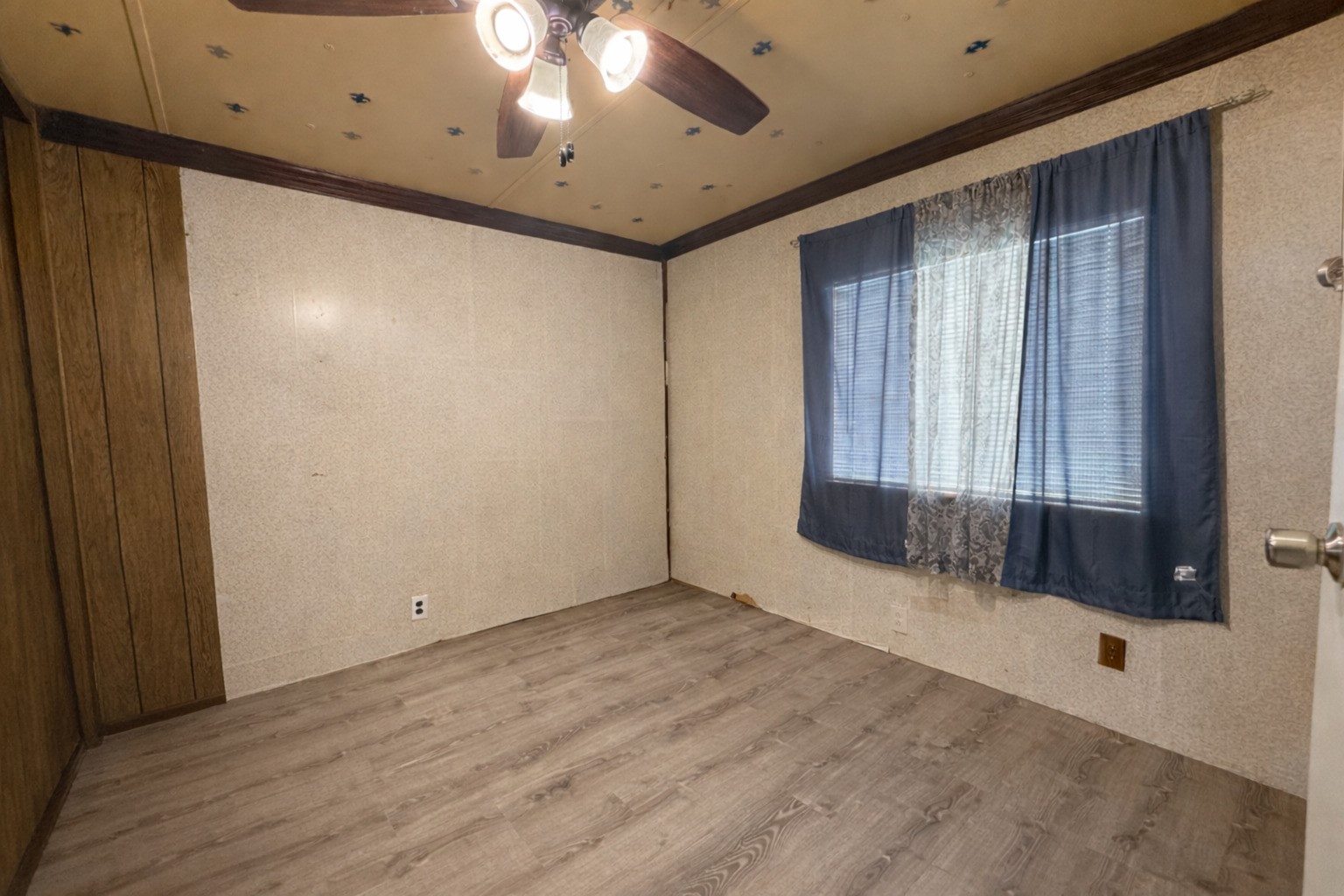 200 Olive Street Emhouse TX 75110
