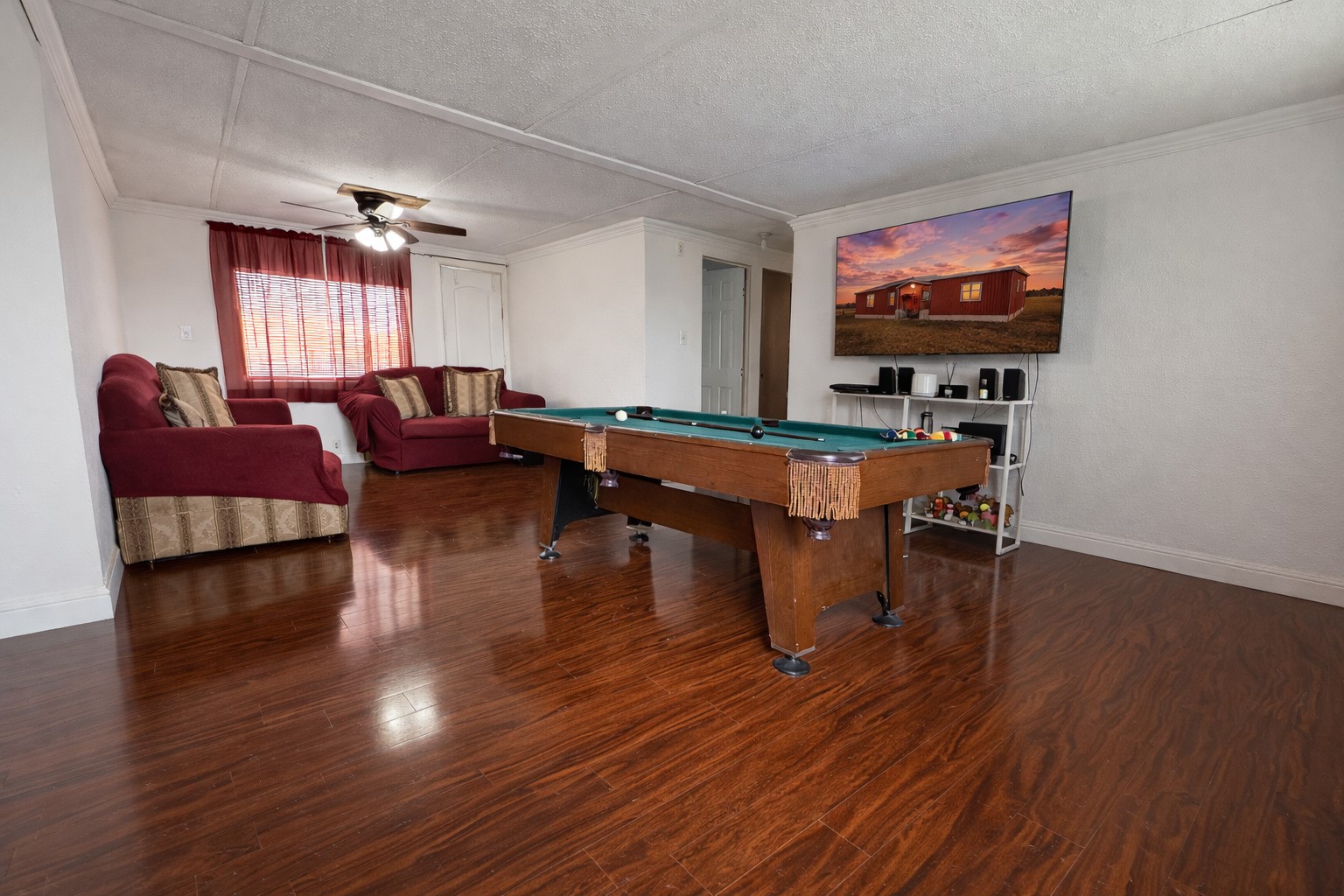 200 Olive Street Emhouse TX 75110
