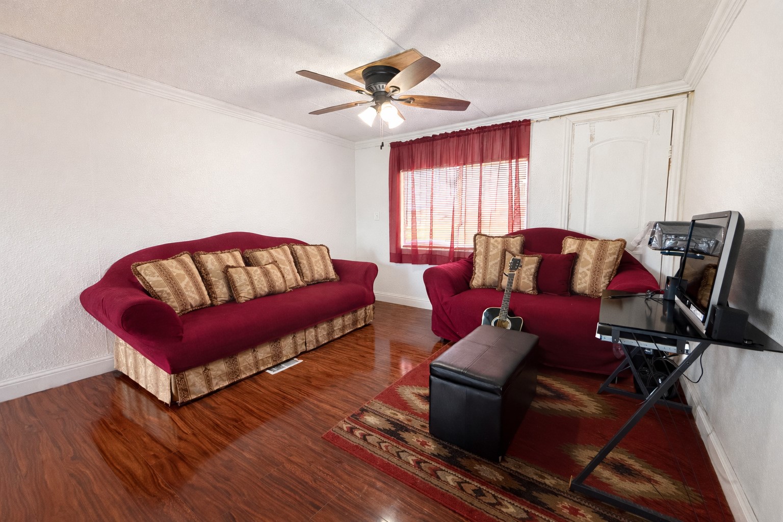 200 Olive Street Emhouse TX 75110