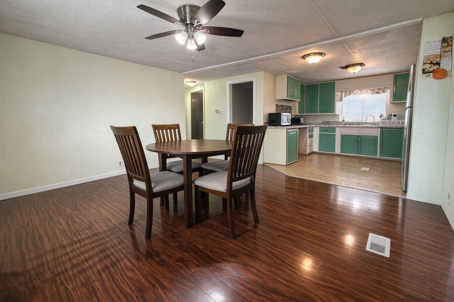 200 Olive Street Emhouse TX 75110