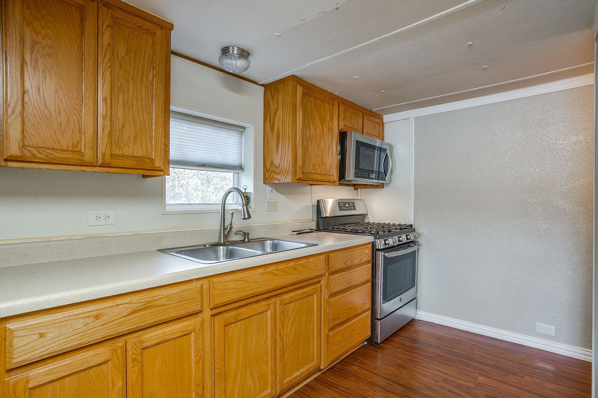 4006 Lands End Court Granbury TX 76048