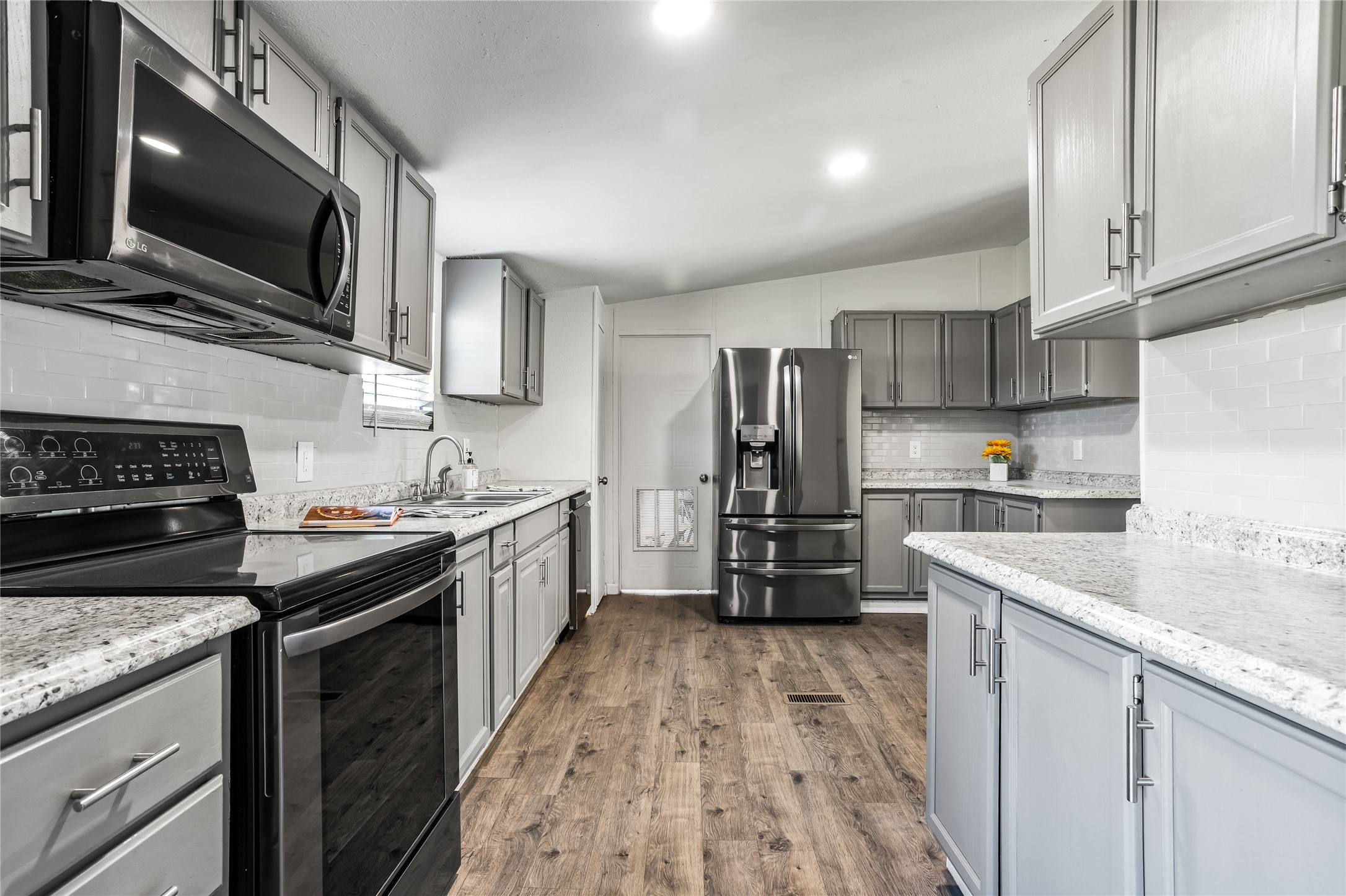 112 Pine Ridge Circle Southmayd TX 75092