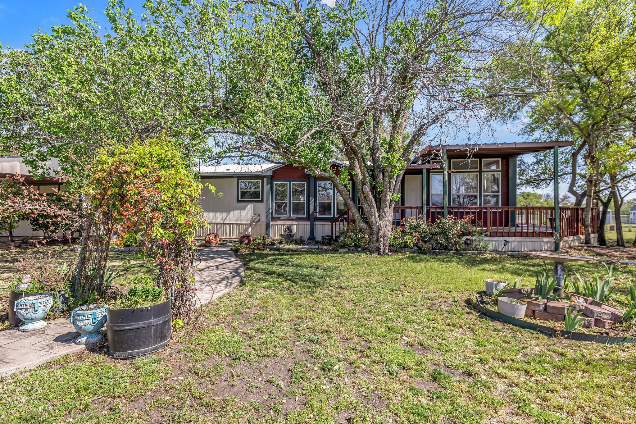 605 Skyview Court Azle TX 76020