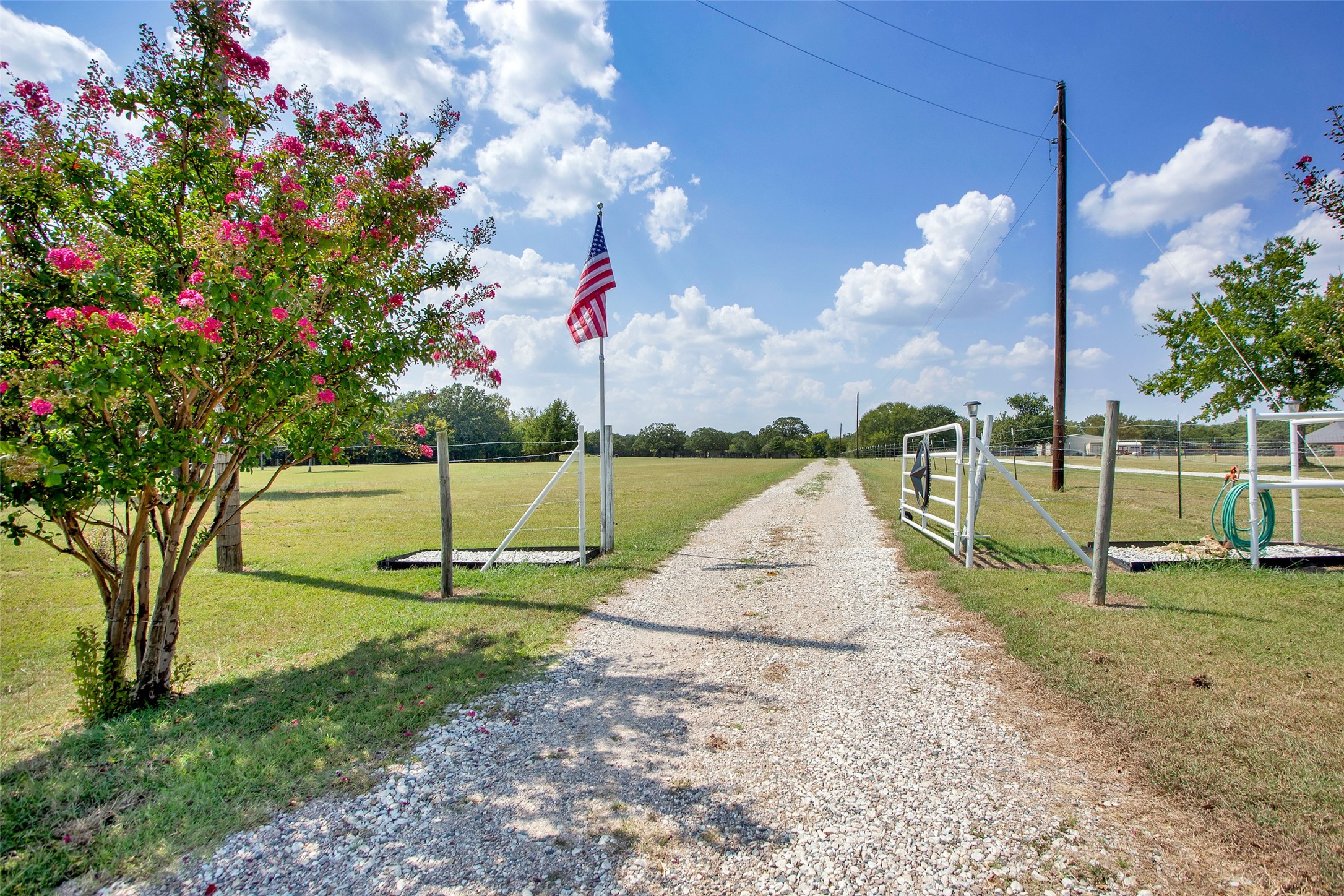 1793 Greer Sadler TX 76264