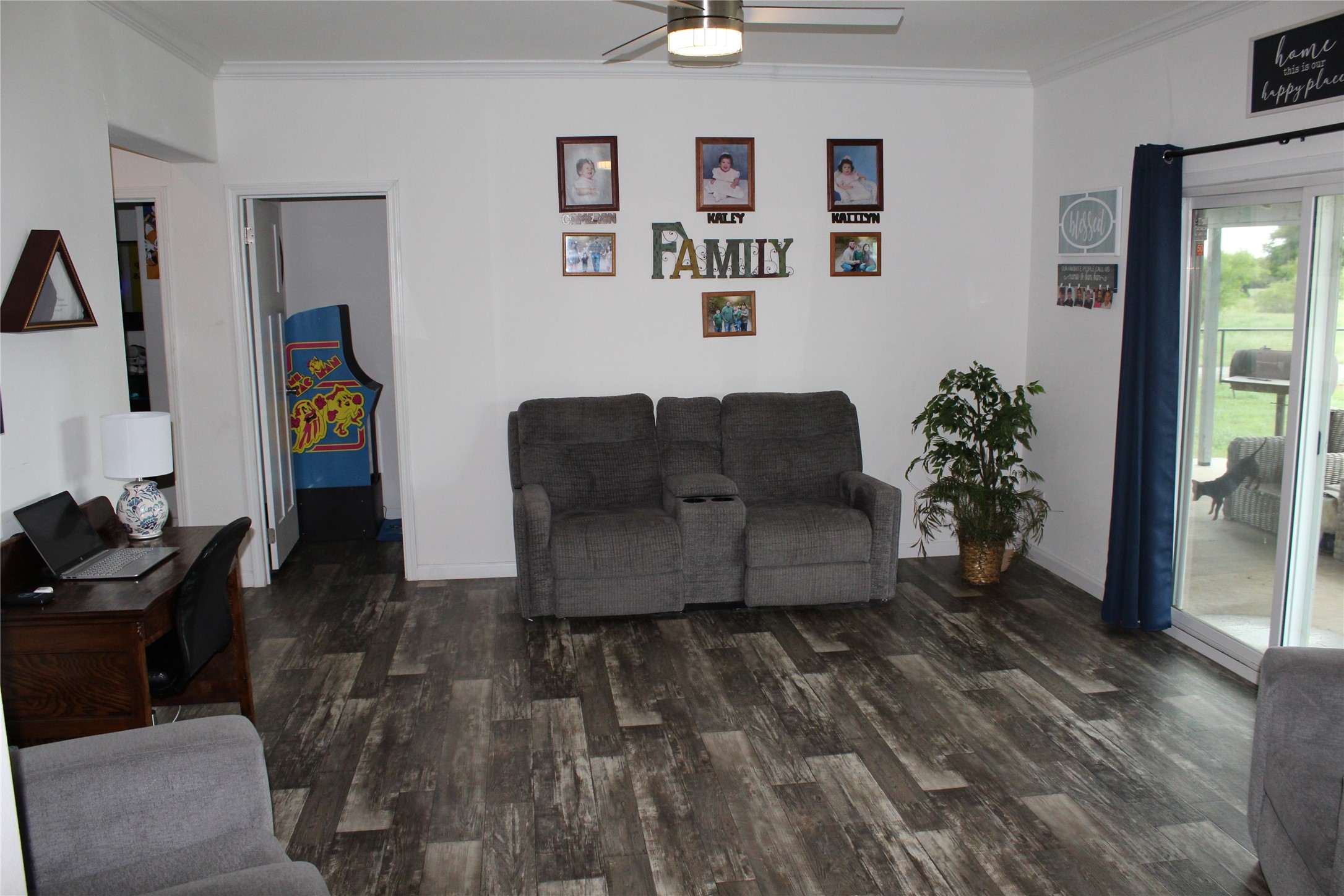 2077 A Shawver Road Perrin TX 76486