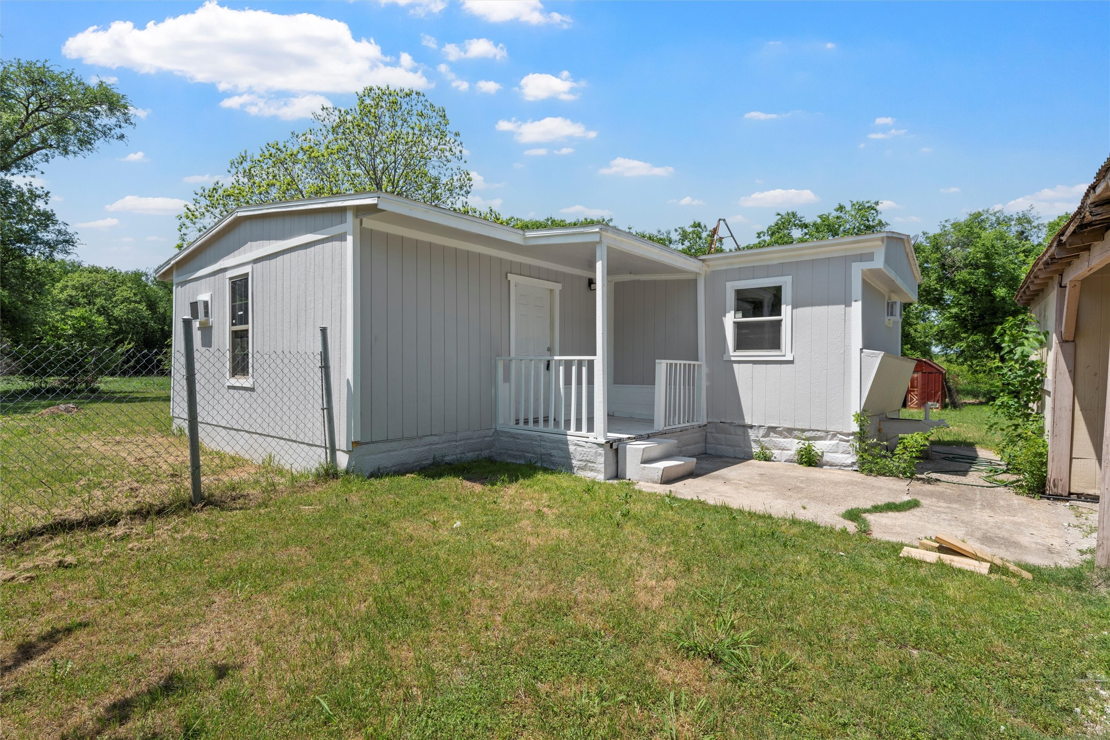 413 Forest Avenue Elm Mott TX 76640