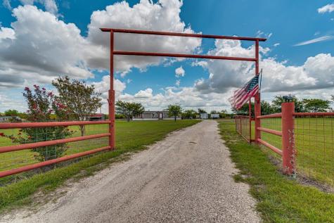 1242 Hcr 3350 N Hubbard TX 76648