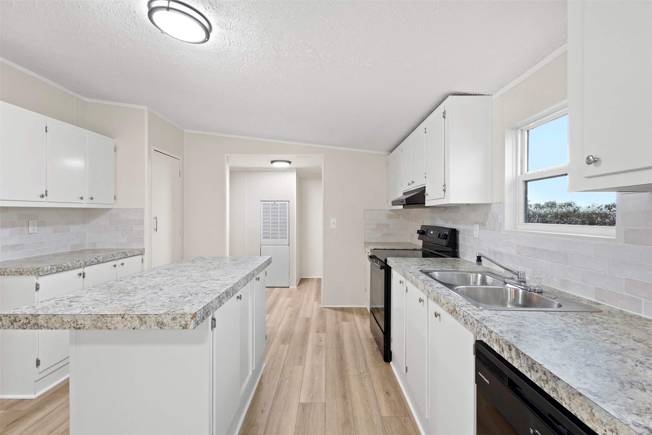 1418 Smooth Stone Drive Cleburne TX 76033