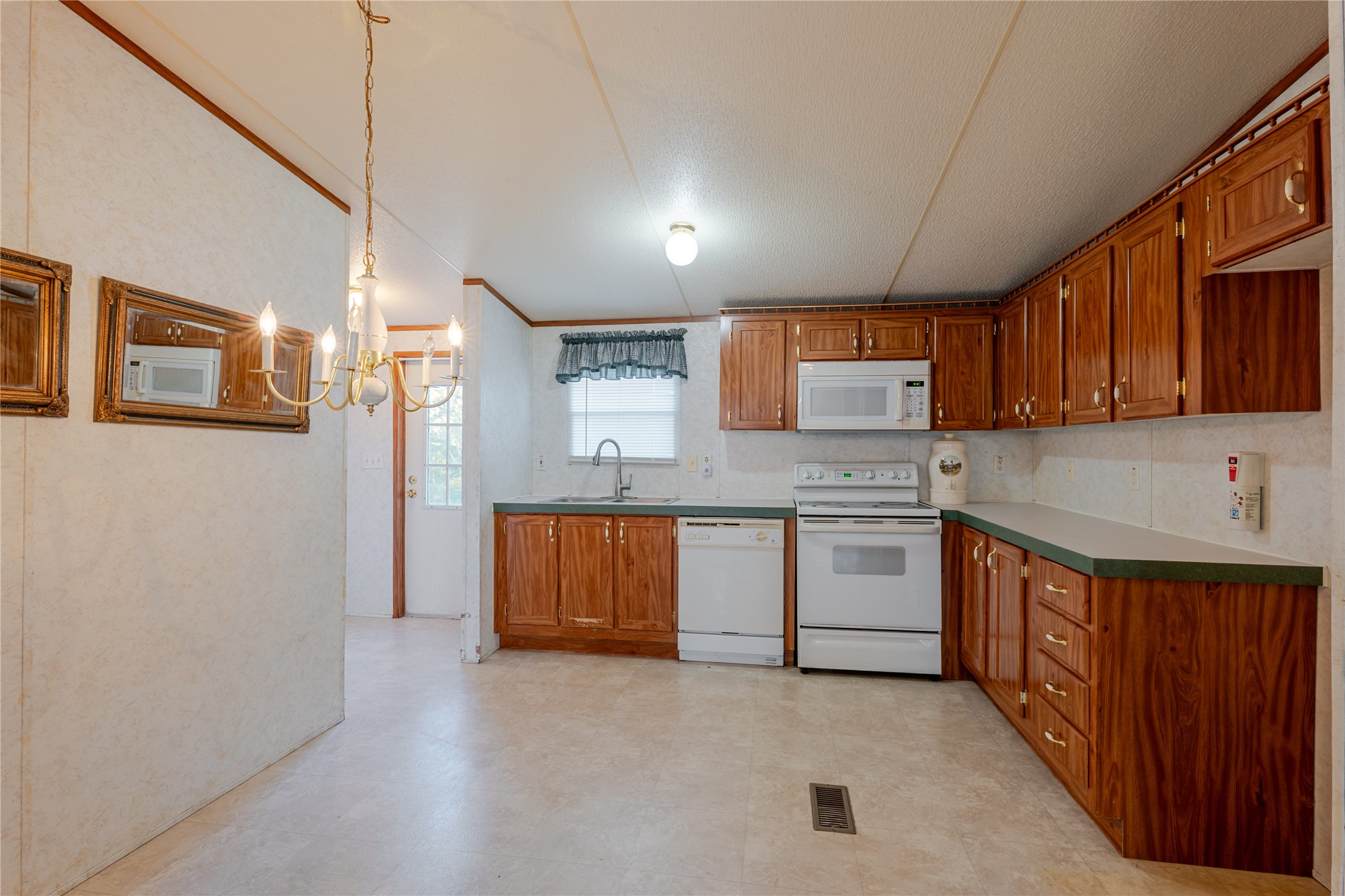 3233 Deer Path Lane Weatherford TX 76085
