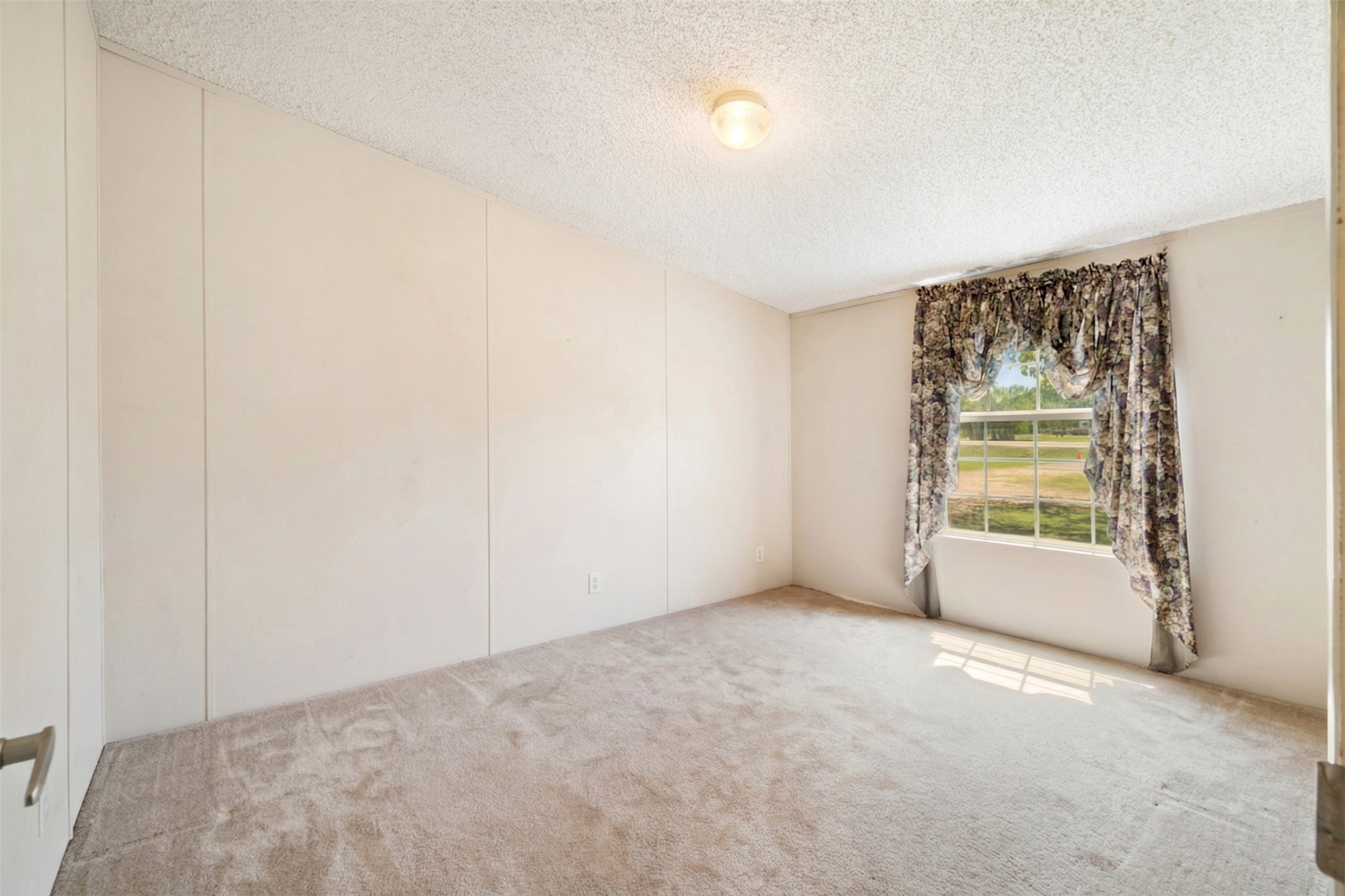 1530 W Front Street Blossom TX 75416