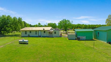 1530 W Front Street Blossom TX 75416
