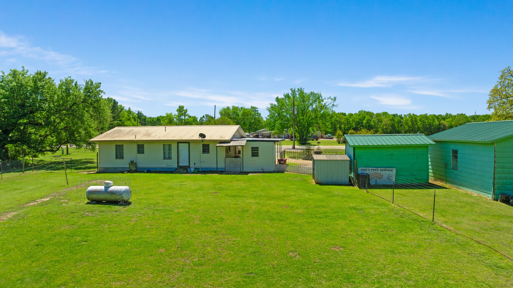 1530 W Front Street Blossom TX 75416