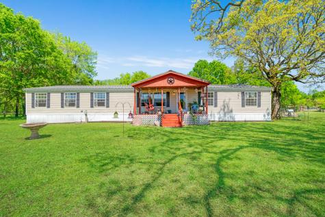 1530 W Front Street Blossom TX 75416