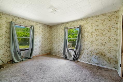 1530 W Front Street Blossom TX 75416
