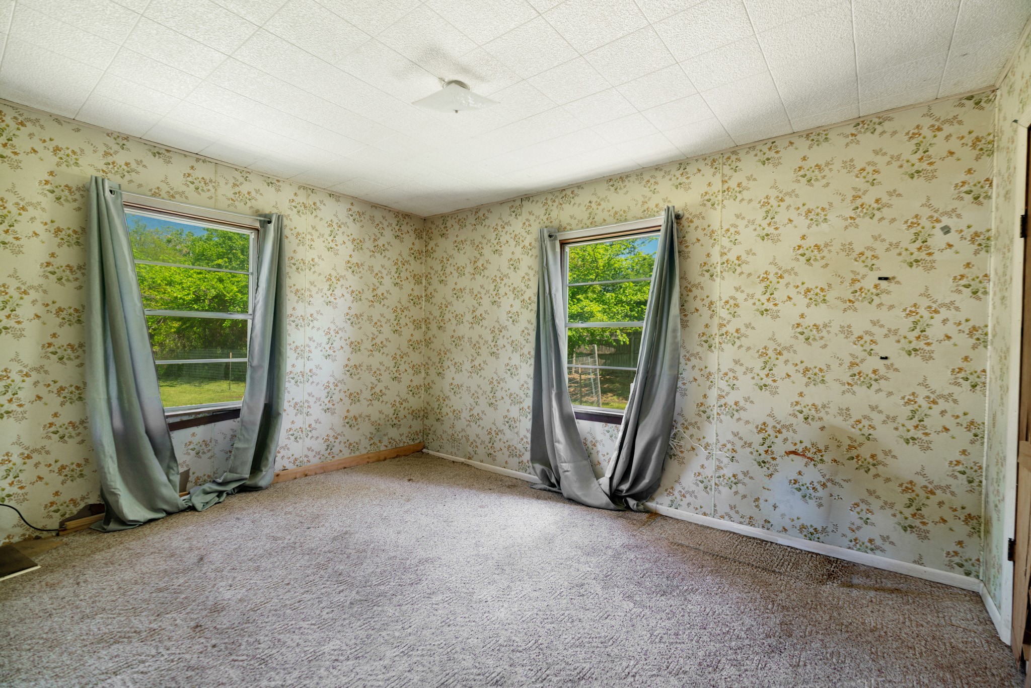 1530 W Front Street Blossom TX 75416