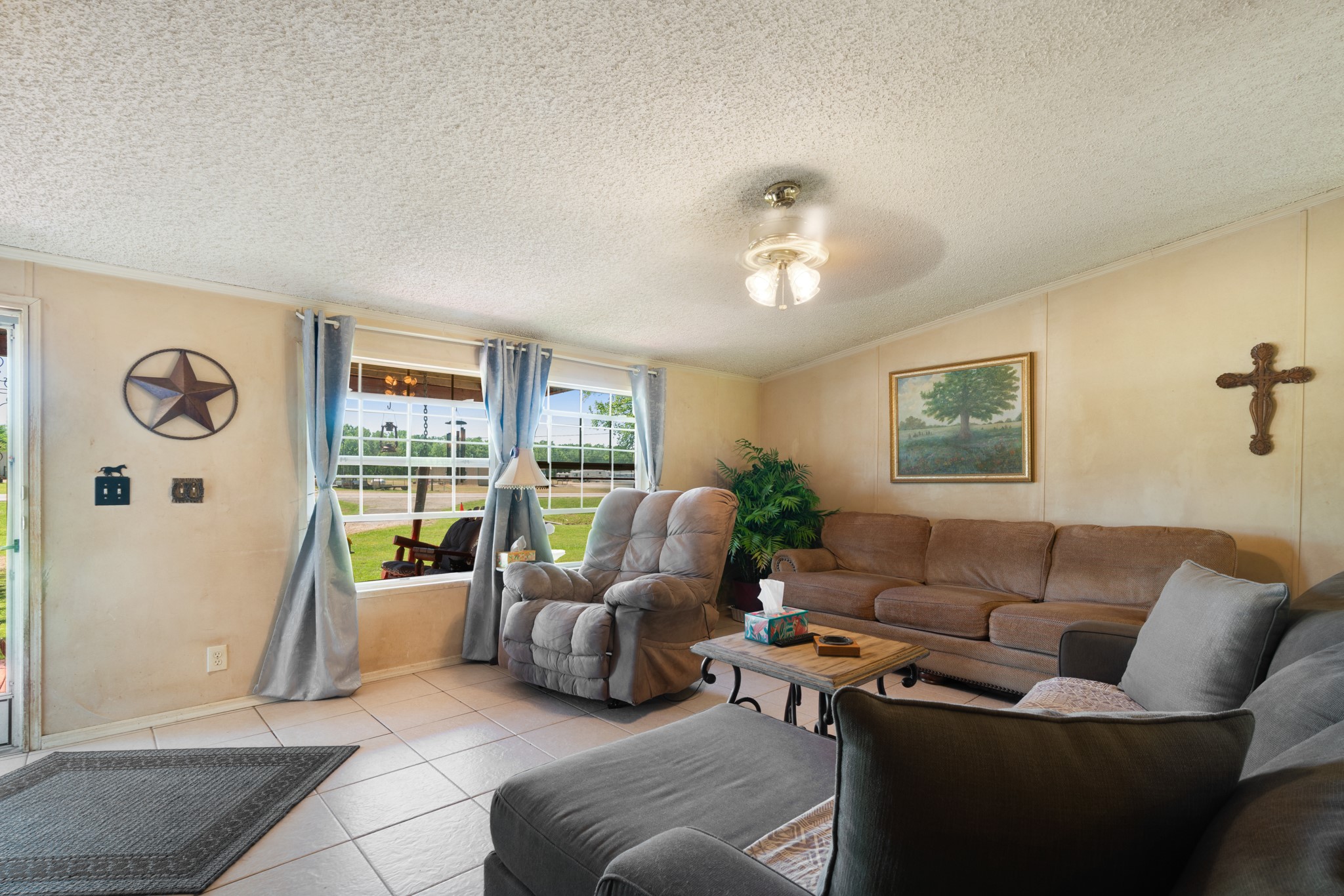 1530 W Front Street Blossom TX 75416