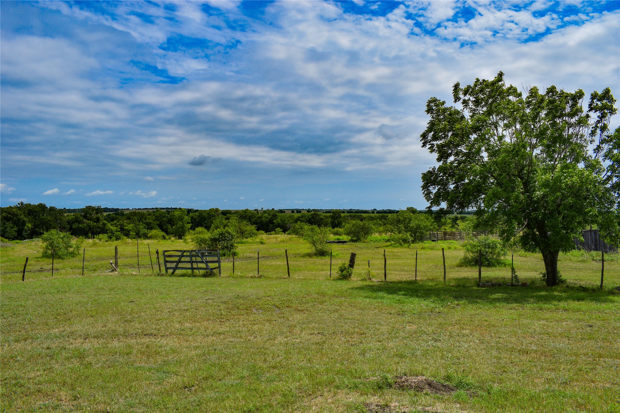 204 County Road 443 Chilton TX 76524