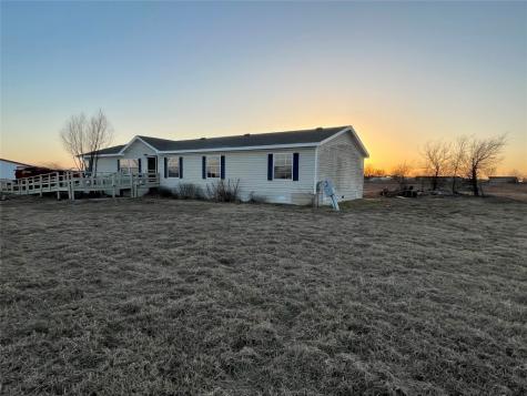 499 County Road 2131 Valley View TX 76272
