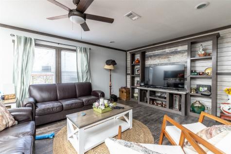 1009 Hopi Court Granbury TX 76048