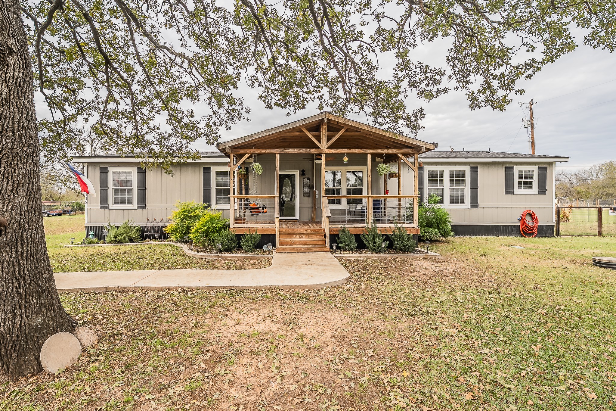 118 Private Road 4850 Newark TX 76071