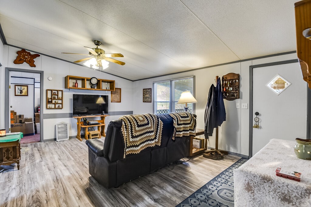 2520 Willow Oak Lane Burleson TX 76028