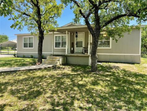 1600 W Valley Street Eastland TX 76448