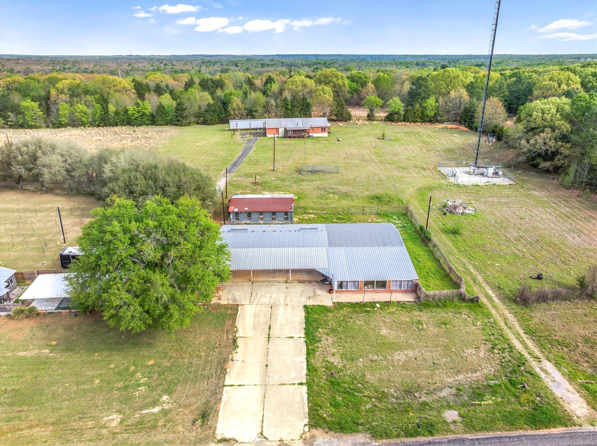25294 Highway 80 Grand Saline TX 75140