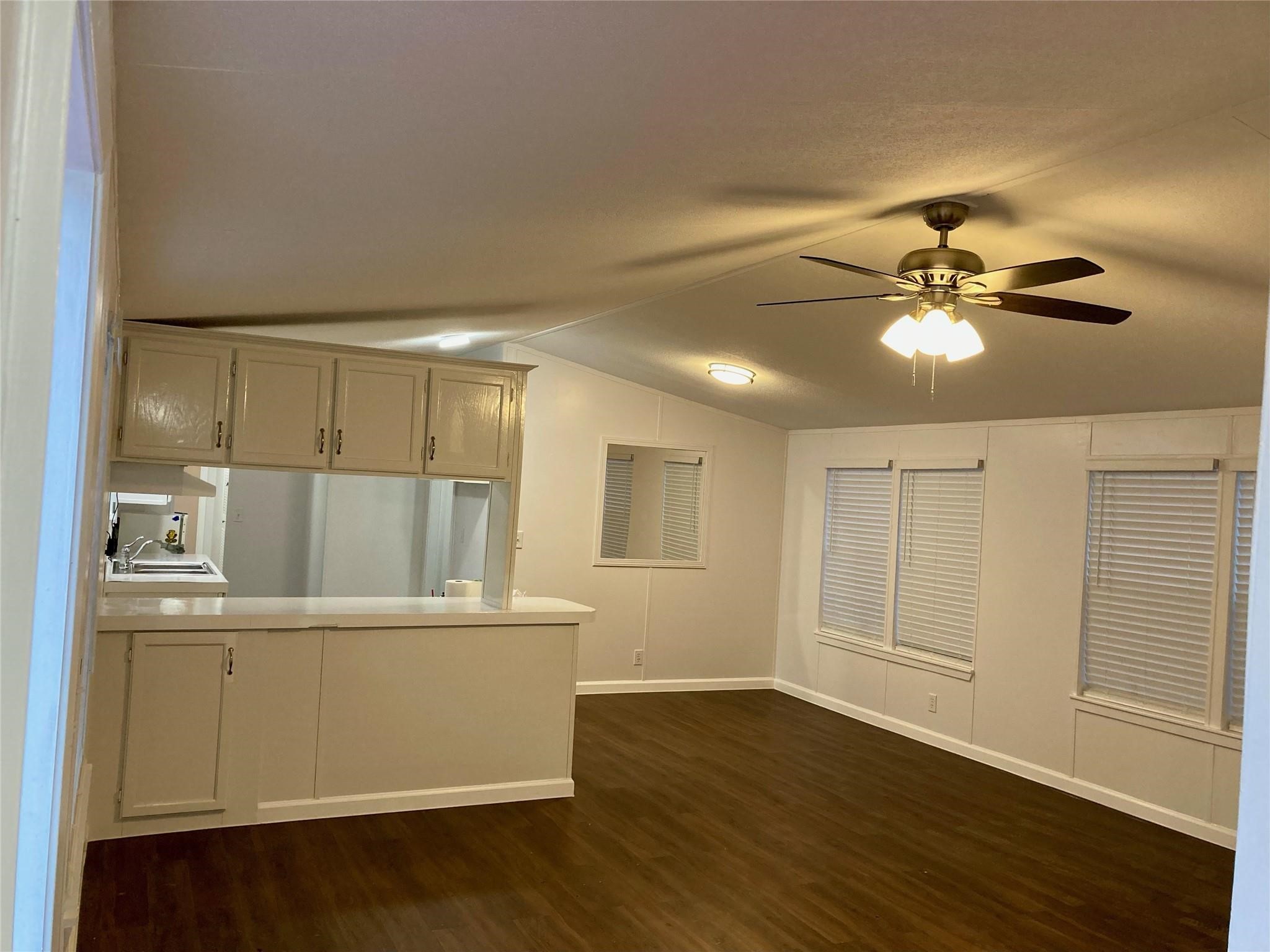4201 N Interstate Highway 45 Ennis TX 75119